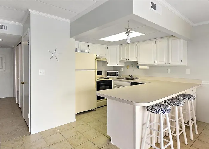 2 Bedroom 60th Street Oceanside Just Steps To The Beach! Holiday home Ocean City