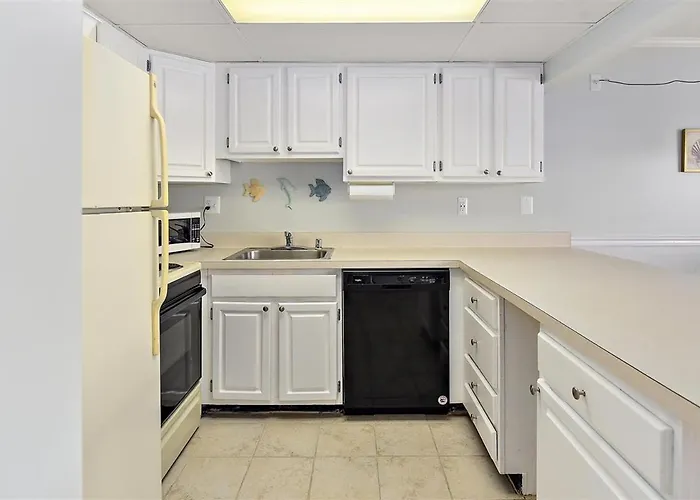 Holiday home 2 Bedroom 60th Street Oceanside Just Steps To The Beach!