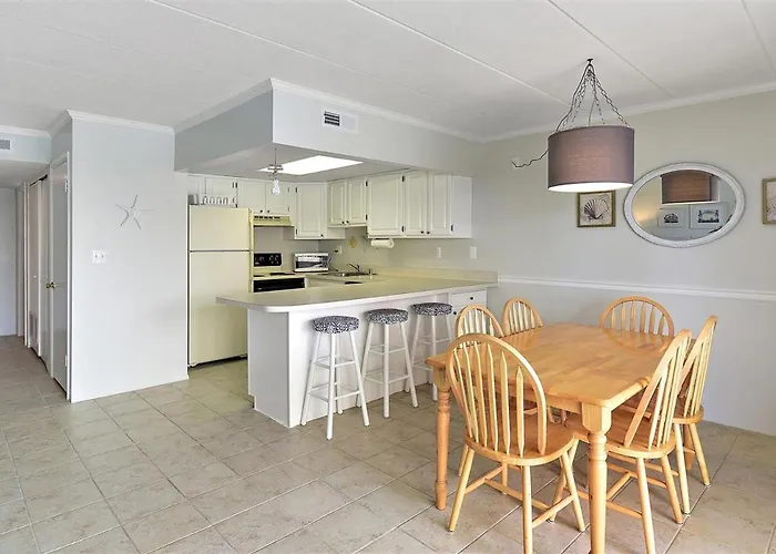 2 Bedroom 60th Street Oceanside Just Steps To The Beach!