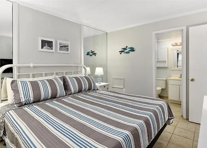 Holiday home 2 Bedroom 60th Street Oceanside Just Steps To The Beach! Ocean City