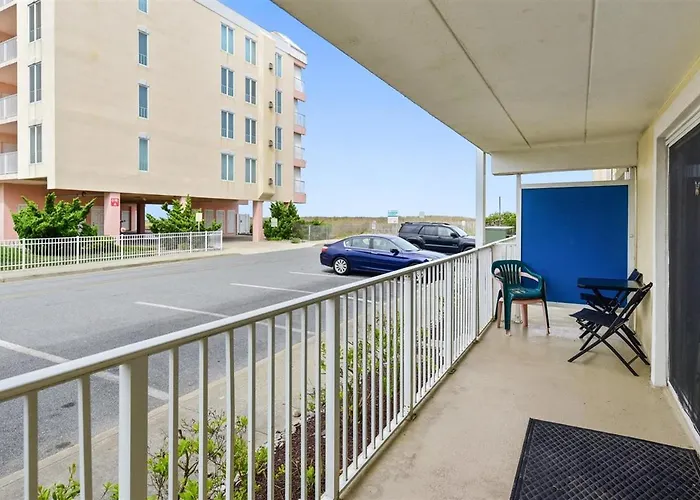 Holiday home 2 Bedroom 60th Street Oceanside Just Steps To The Beach!