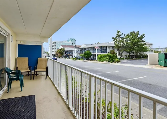 2 Bedroom 60th Street Oceanside Just Steps To The Beach! Ocean City